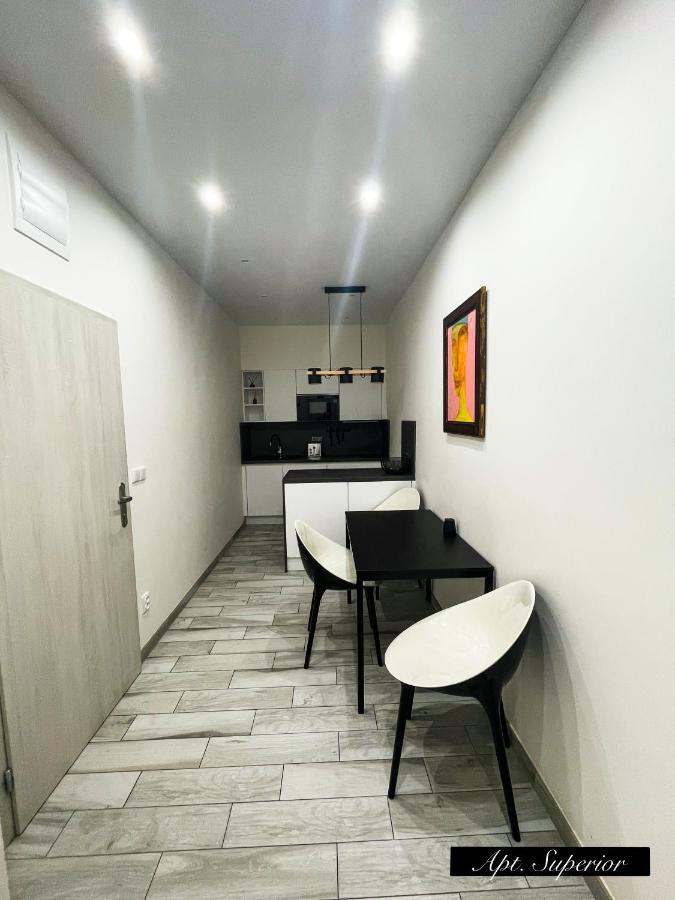 Apartments In The Heart Of Прага Экстерьер фото